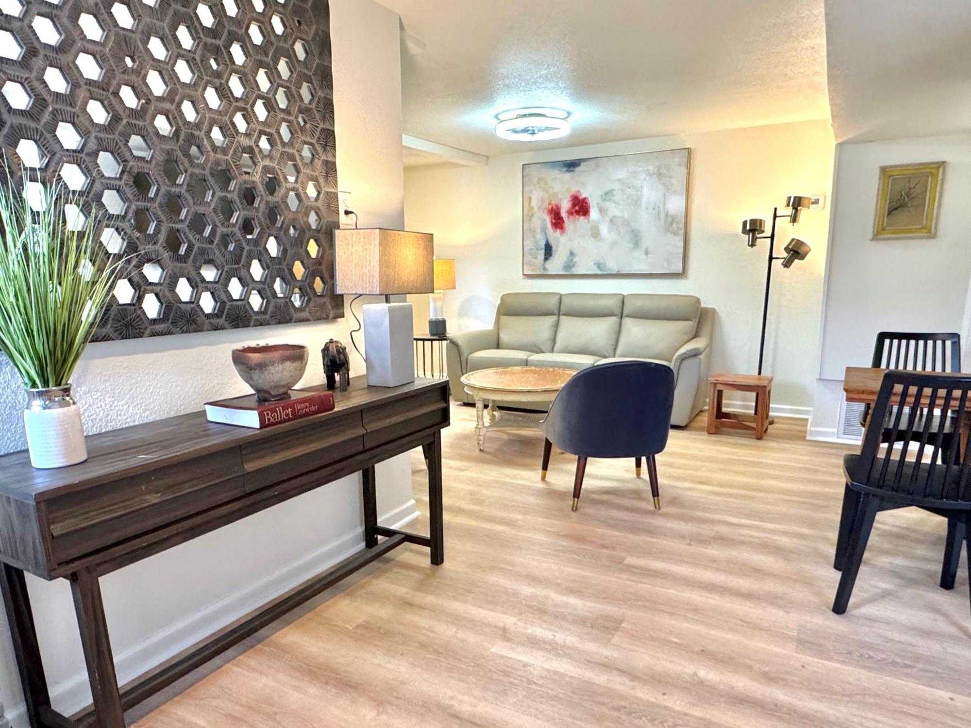 Upgraded Suite - Easy Access To Uptown #N29 Oklahoma City Exteriör bild