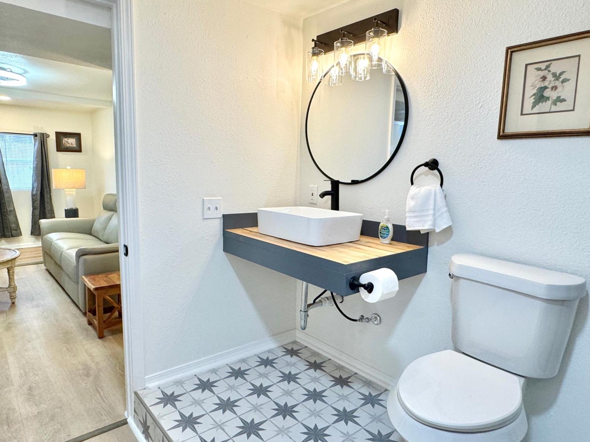 Upgraded Suite - Easy Access To Uptown #N29 Oklahoma City Exteriör bild