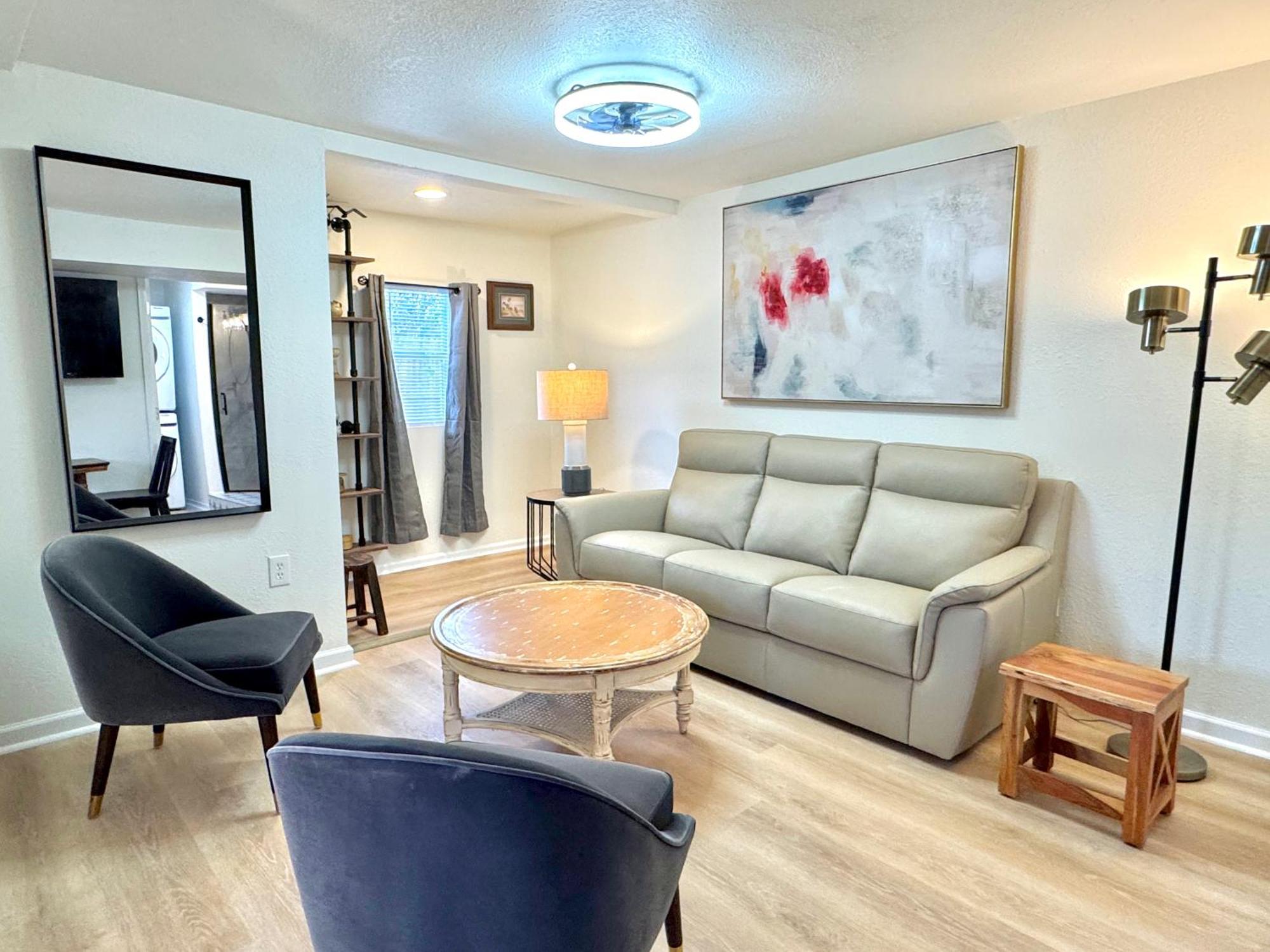 Upgraded Suite - Easy Access To Uptown #N29 Oklahoma City Exteriör bild