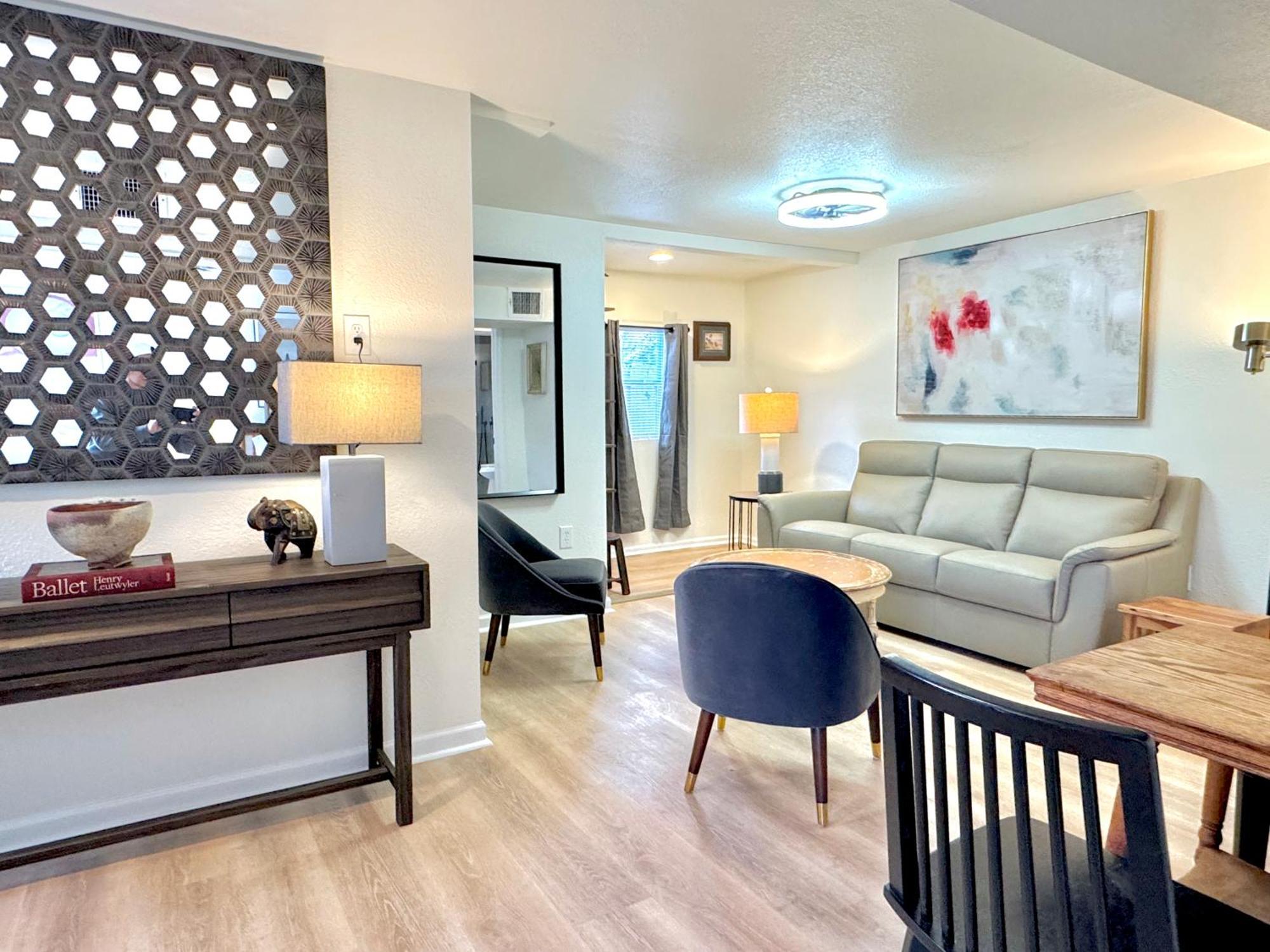 Upgraded Suite - Easy Access To Uptown #N29 Oklahoma City Exteriör bild